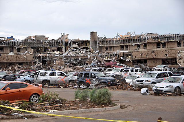 2013 Moore Medical Center damage