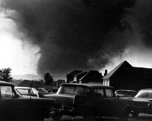 F5 Topkea Kansas Tornado Funnel - 06/08/1966